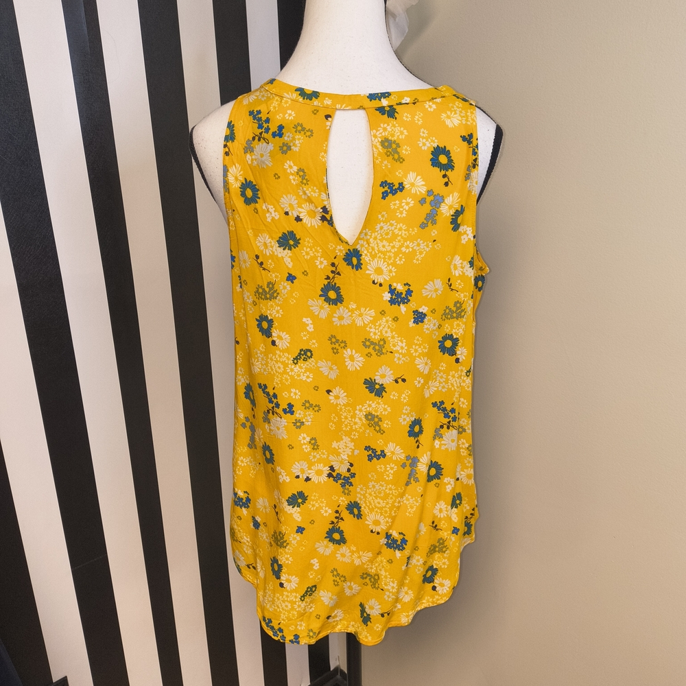 Old Navy Yellow Floral V-Neck Tank - Picture 4 of 4
